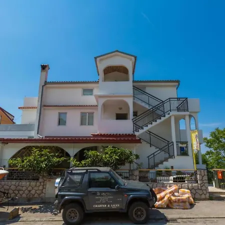 아파트 Duga House A5 크리크베니카